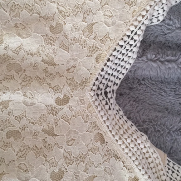 Flower pastel off shoulder romper - Picture 3 of 5